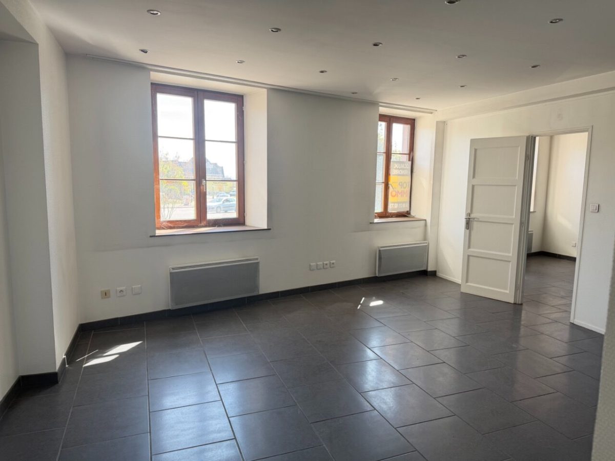 Local professionnel de 77 m2 RIBEAUVILLE CENTRE