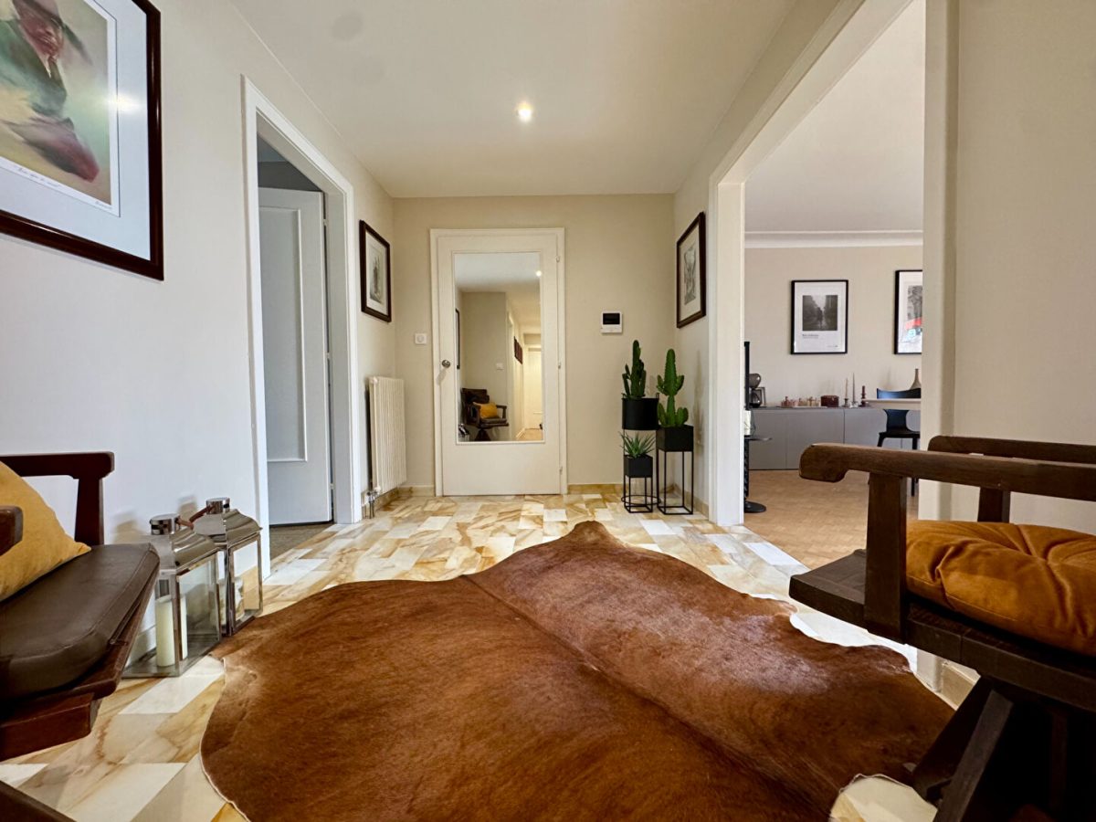 Appartement  5 pièce(s) + STUDIO