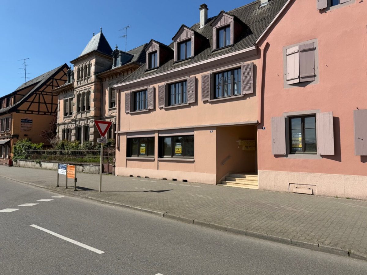 LOCAL COMMERCIAL EMPLACEMENT NUMERO 1 RIBEAUVILLE